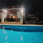 Susann فيلة *